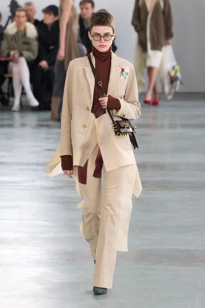 Look 5